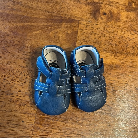 Livie and Luca navy first walkers leather shoes size 0-6 months - Picture 5 of 9